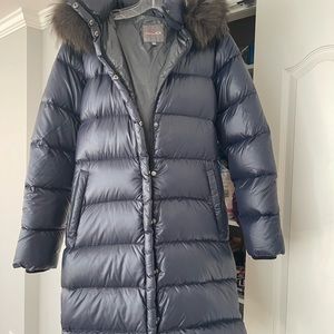 Duvetica long down coat with fur hood in Navy Blue Size 42 (L)